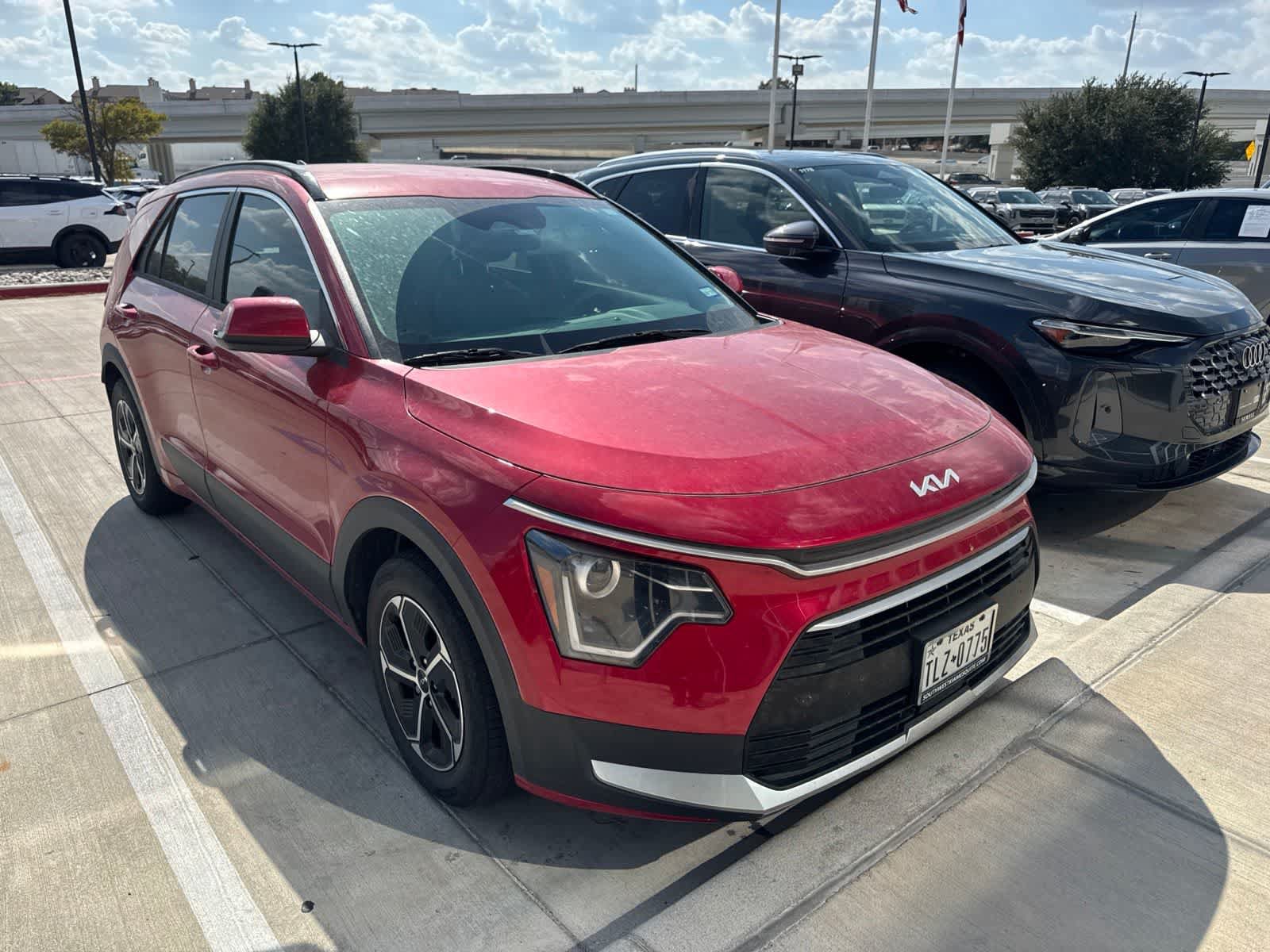 Certified 2023 Kia Niro EX FWD image 3