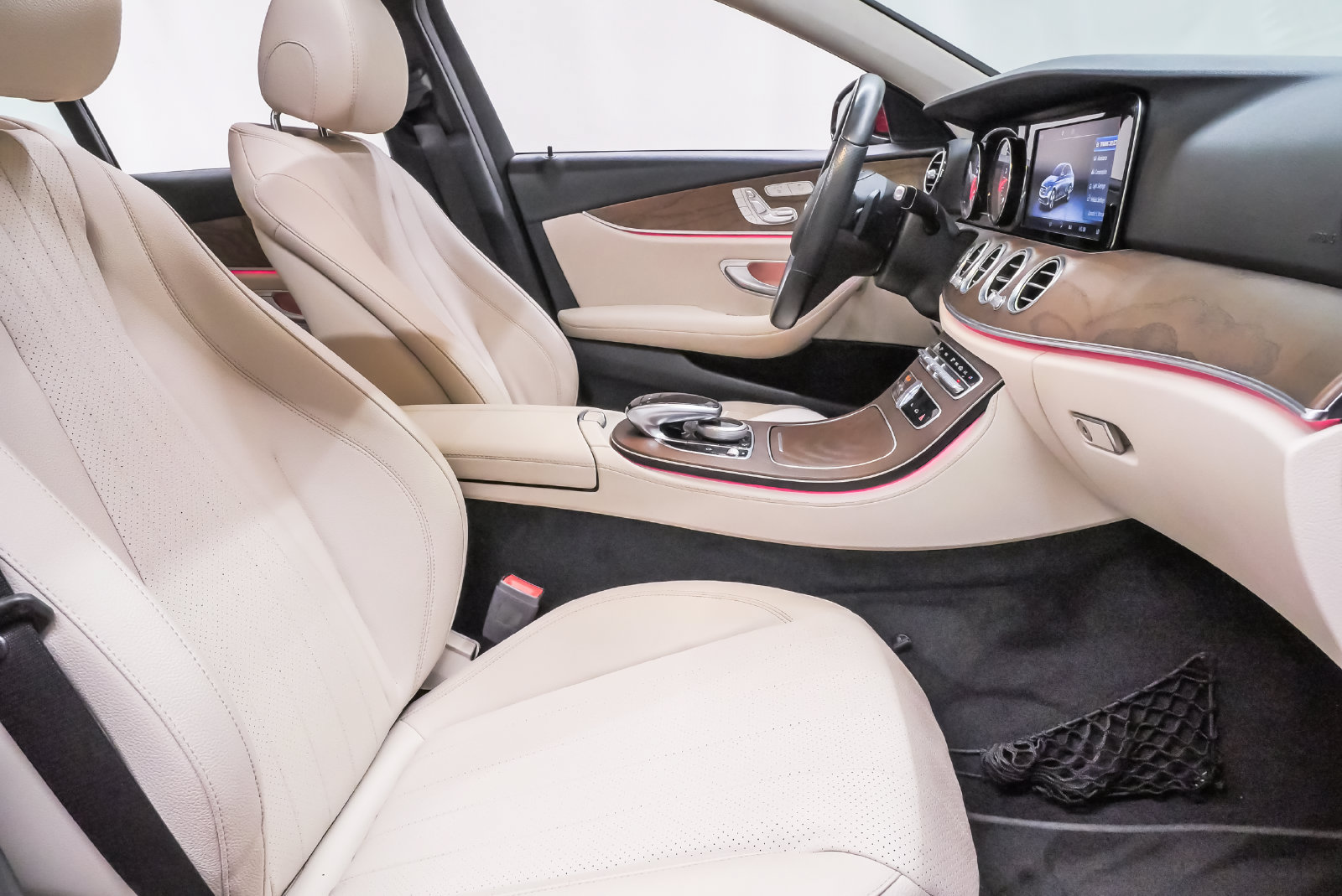 Used 2018 Mercedes-Benz E 300 4MATIC image 13