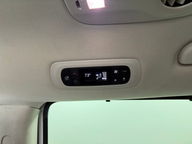 Used 2023 Chrysler Pacifica Touring-L image 25