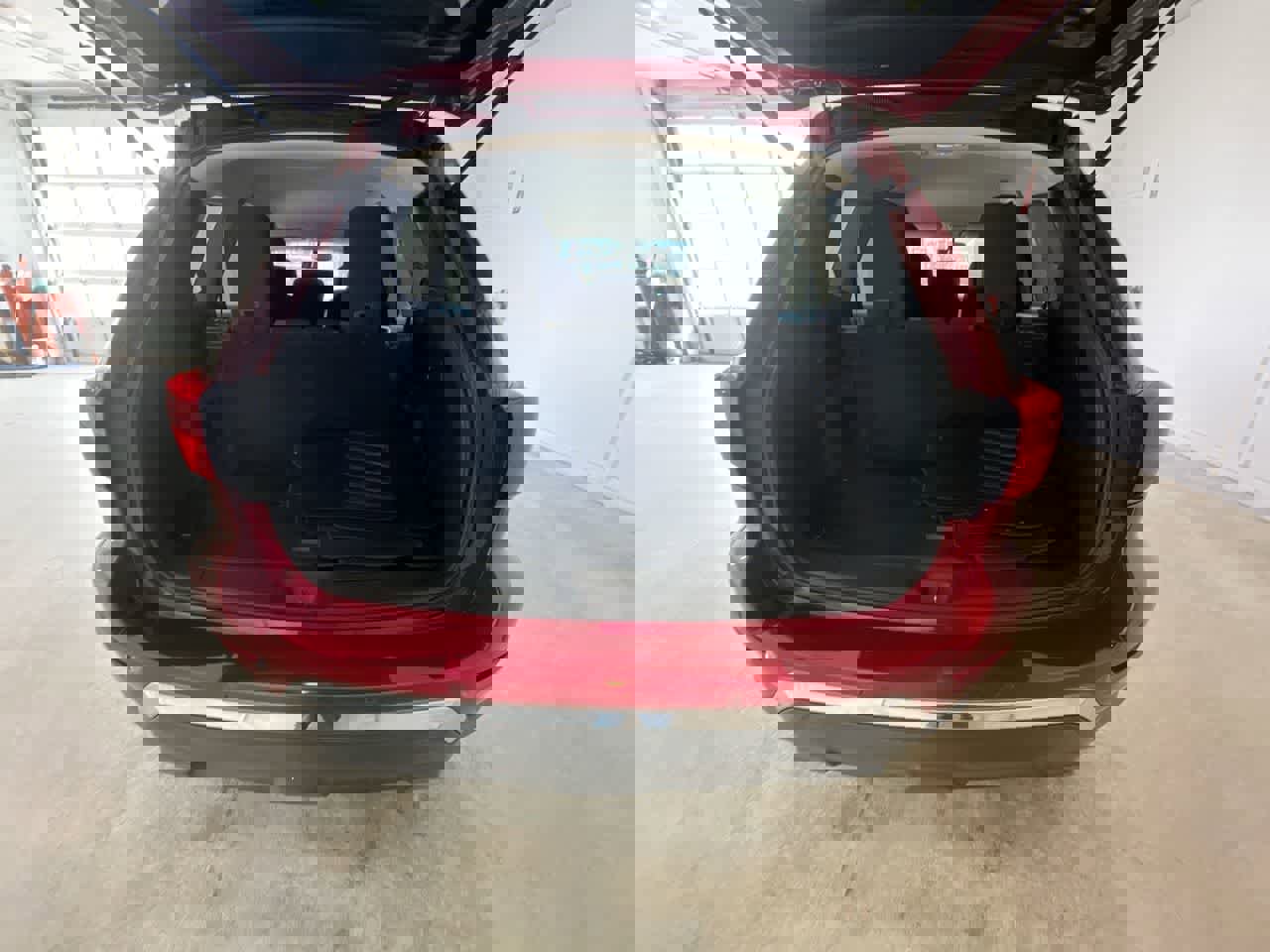 Used 2018 Nissan Pathfinder SV image 23