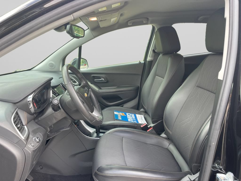 Certified 2022 Chevrolet Trax LT w/ LT Convenience Package AWD/4WD image 19