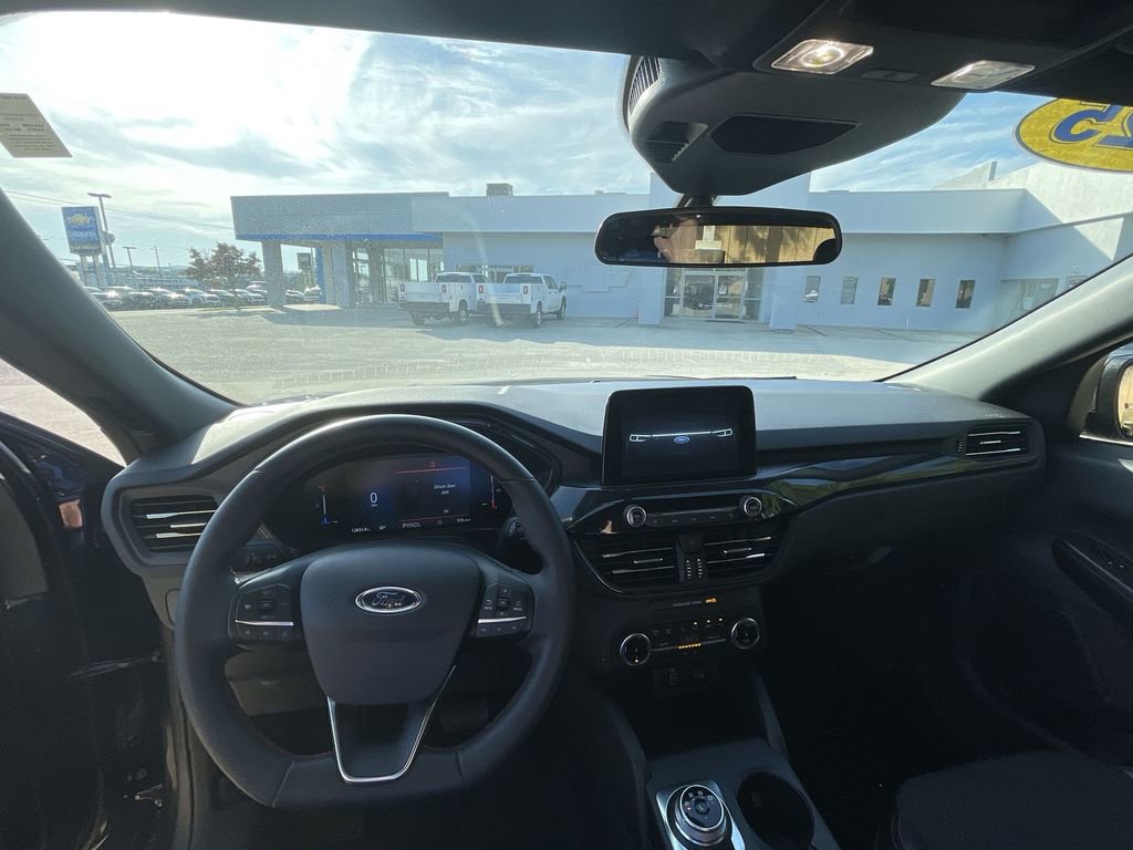 Used 2025 Ford Escape ST-Line FWD image 11