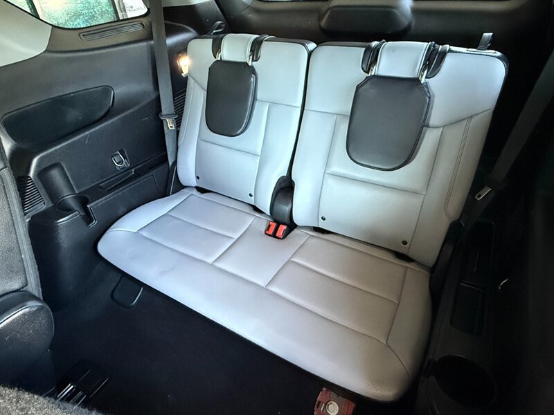 Used 2021 Ford Explorer XLT w/ Equipment Group 202A RWD image 26