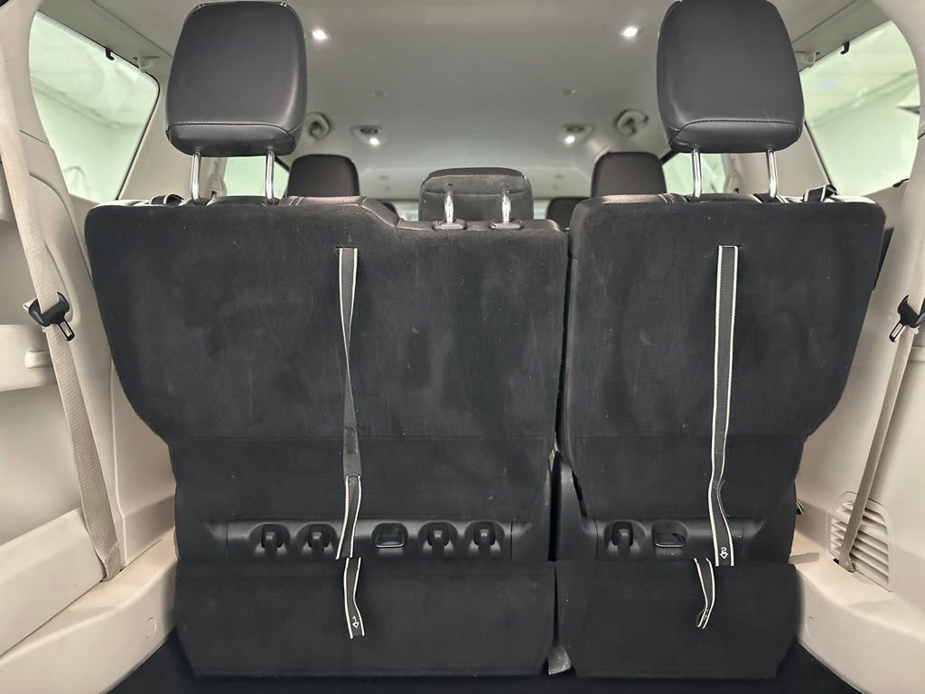 Used 2022 Chrysler Pacifica Touring-L image 15