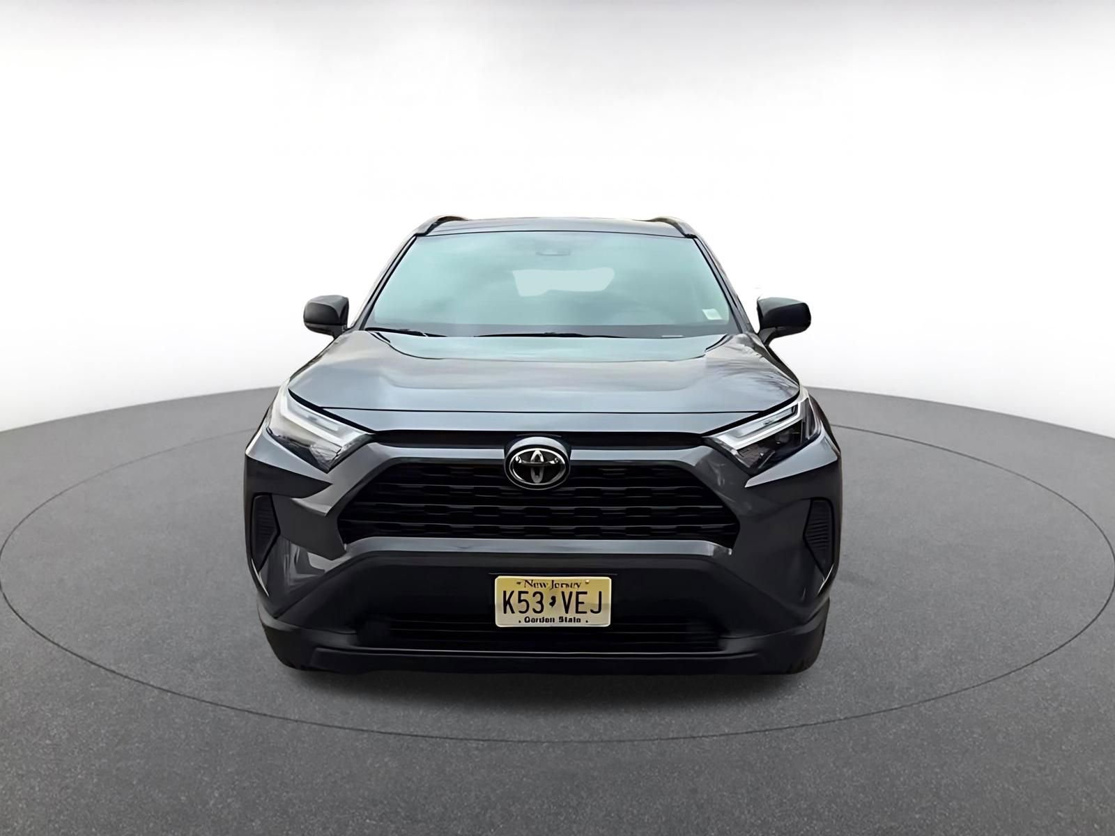 Used 2025 Toyota RAV4 LE AWD/4WD image 4