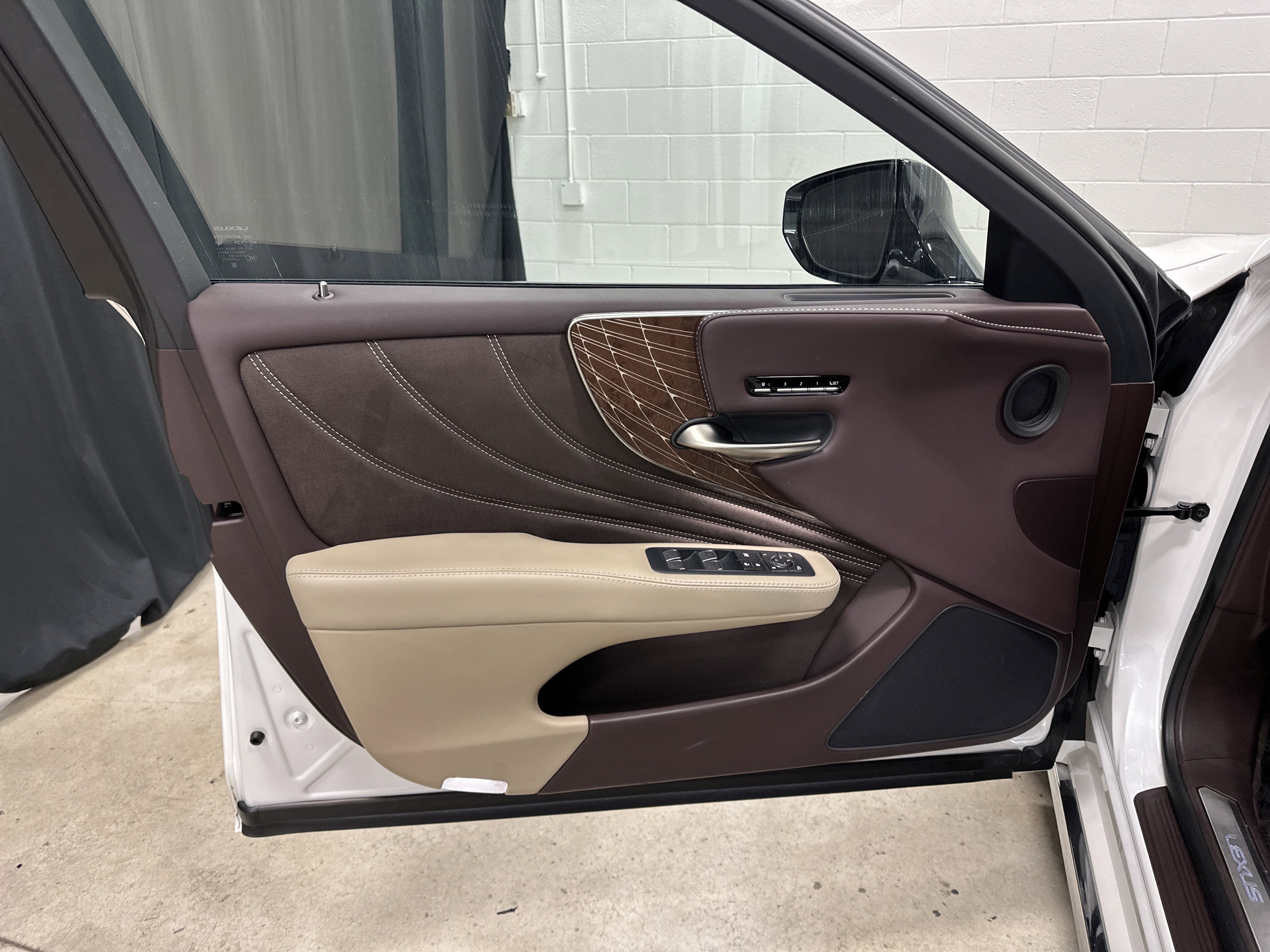 Used 2019 Lexus LS 500 AWD image 14