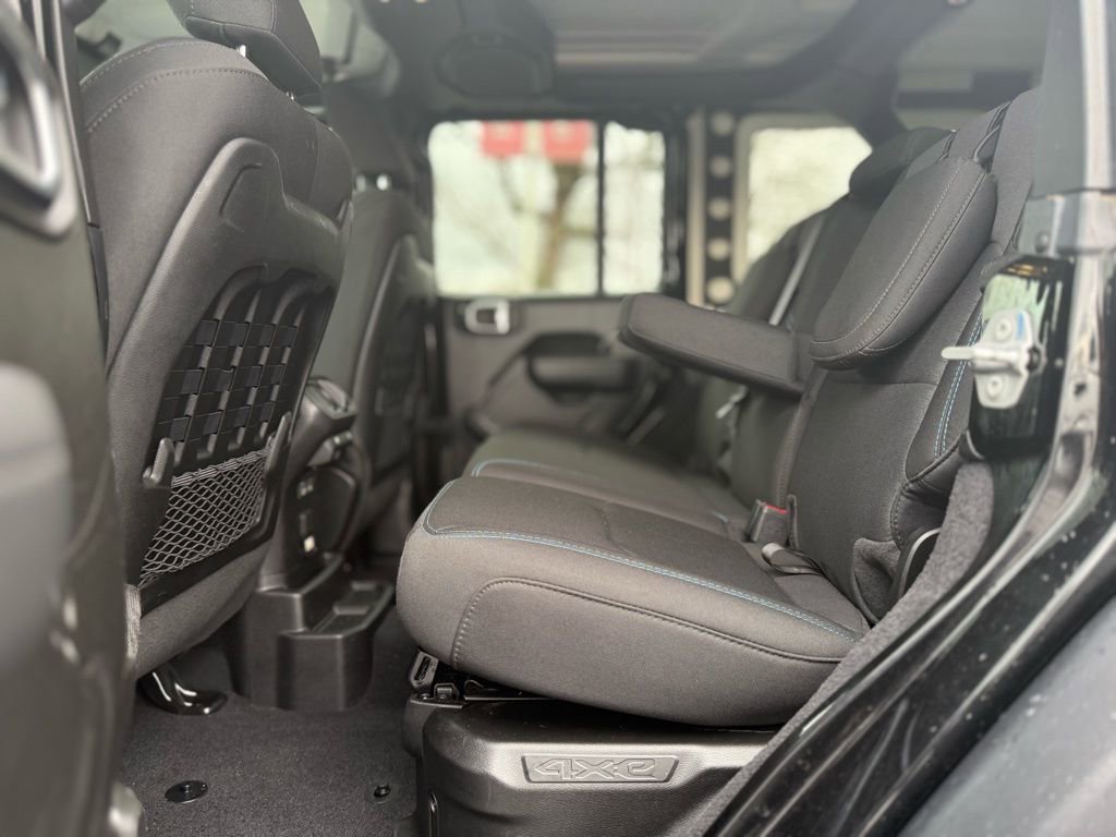 Used 2022 Jeep Wrangler Unlimited Rubicon 4xe w/ Steel Bumper Group image 16