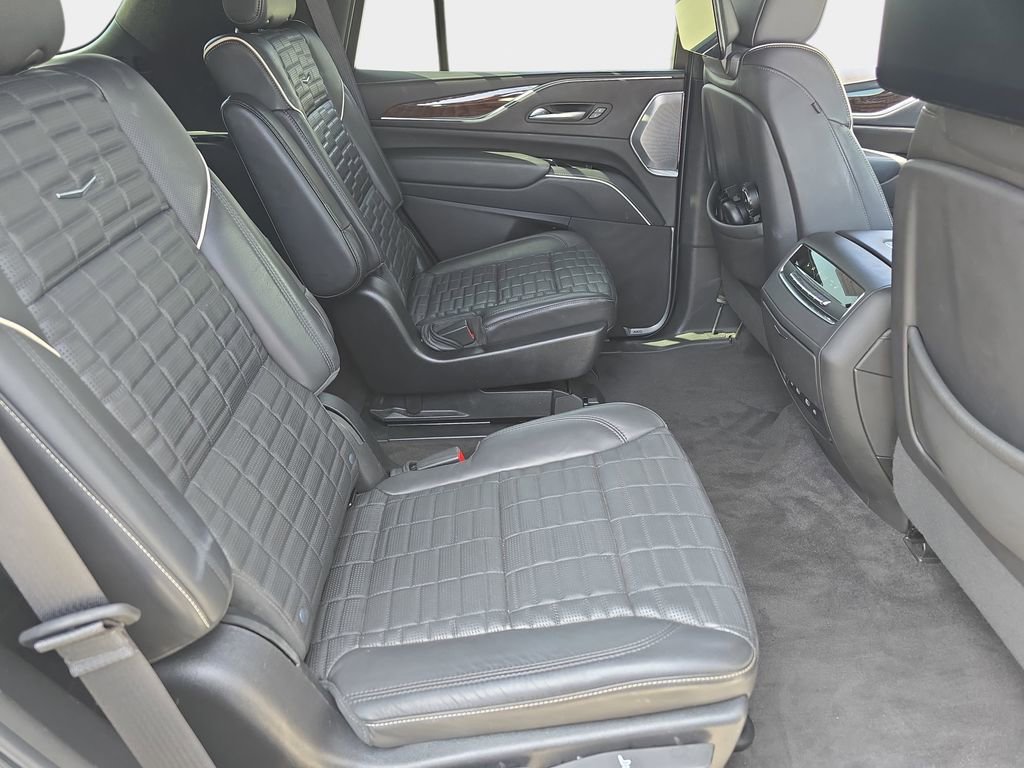 Used 2022 Cadillac Escalade Sport Platinum w/ LPO, ONYX Package AWD/4WD image 13