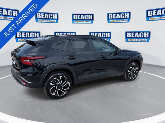 New 2026 Chevrolet Trax RS w/ Sunroof Package FWD image 8
