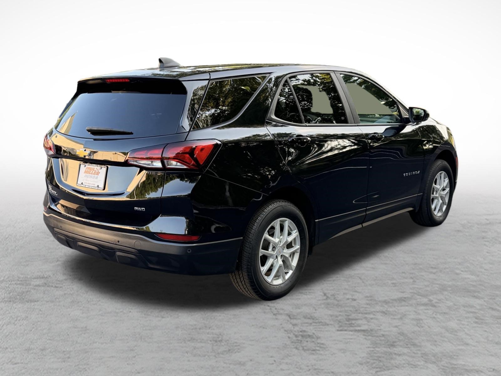 Used 2024 Chevrolet Equinox LS w/ LS Convenience Package AWD/4WD image 7