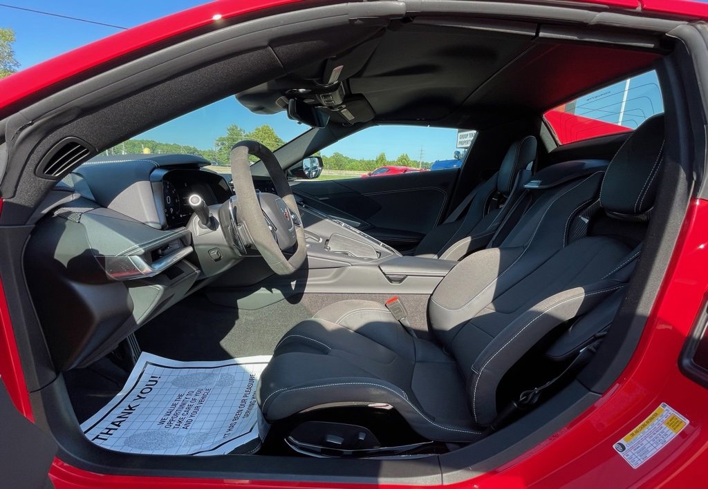 Used 2024 Chevrolet Corvette Stingray Convertible w/ Z51 Performance Package image 18