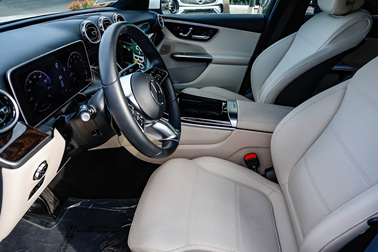 Certified 2025 Mercedes-Benz GLC 300 image 18