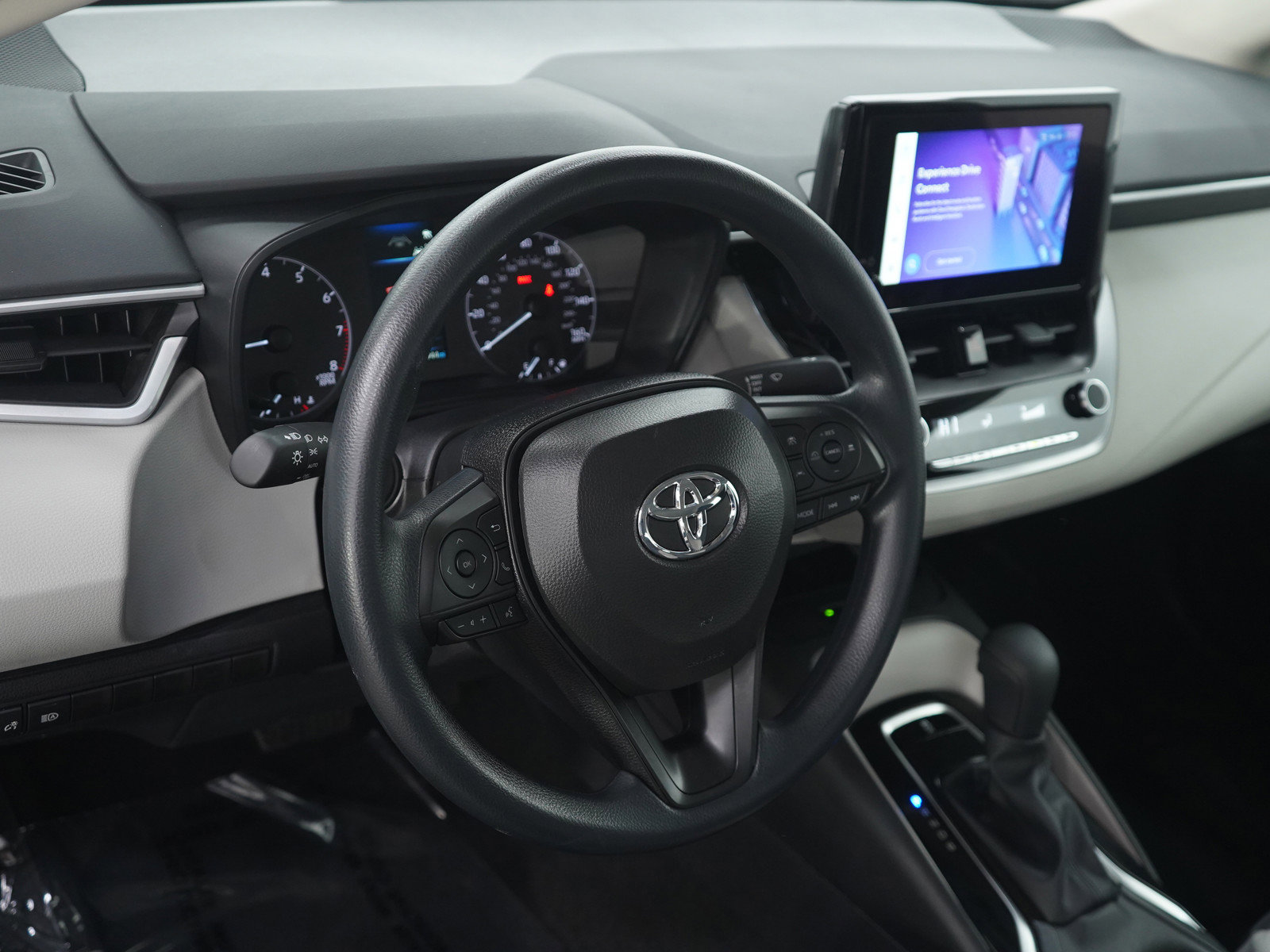 Used 2025 Toyota Corolla LE w/ LE Premium Package image 19