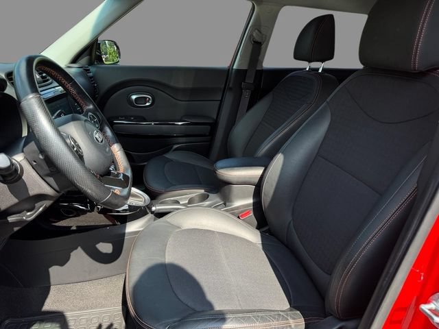 Used 2018 Kia Soul ! FWD image 14