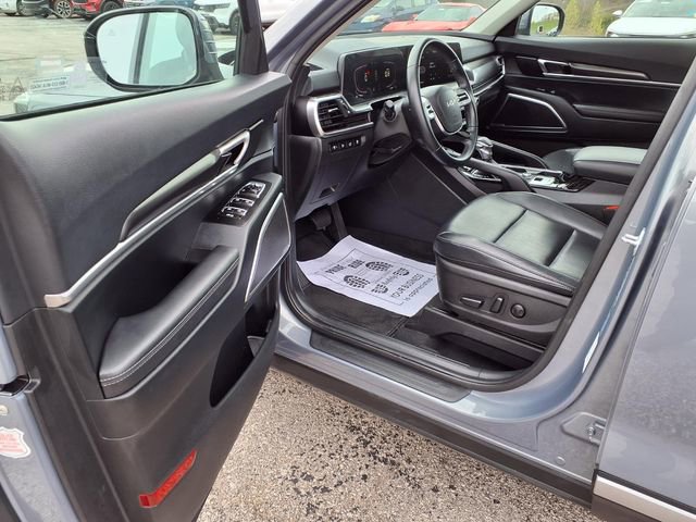 Used 2025 Kia Telluride S image 58