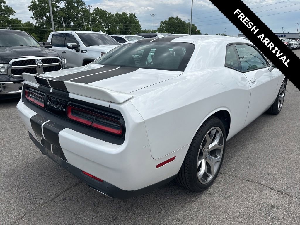 Used 2016 Dodge Challenger SXT Plus RWD image 4