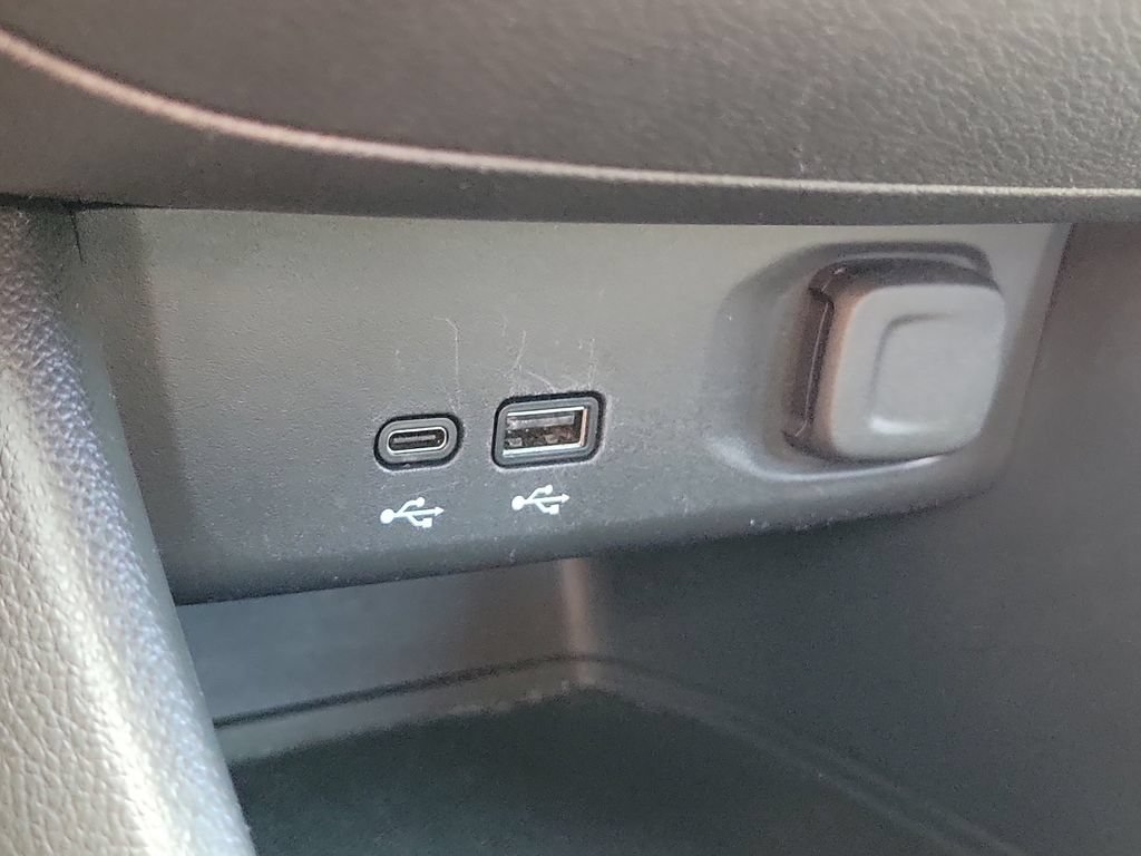 Used 2024 Buick Envista Preferred w/ Convenience I Package FWD image 34