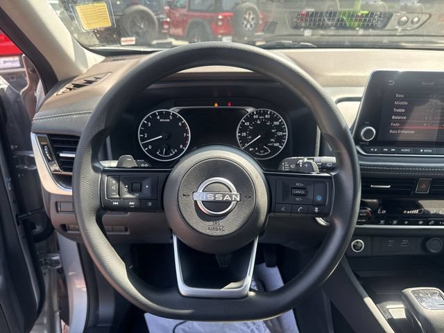 Used 2023 Nissan Rogue SV FWD image 15