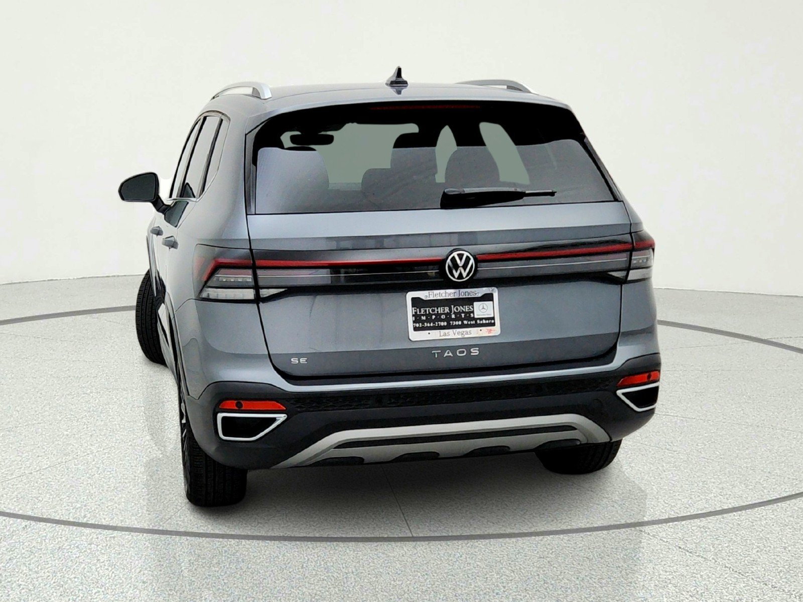 Used 2025 Volkswagen Taos SE FWD image 11
