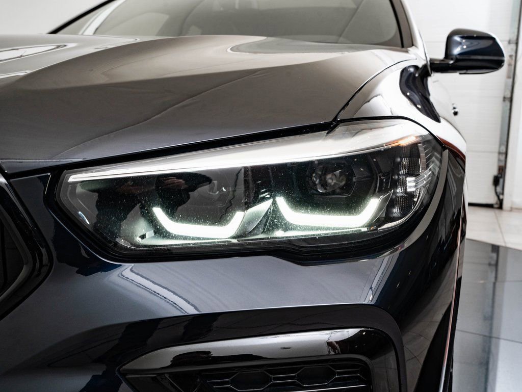 Used 2022 BMW X6 M50i image 15