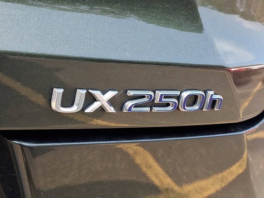 Used 2021 Lexus UX 250h w/ Premium Package AWD/4WD image 32