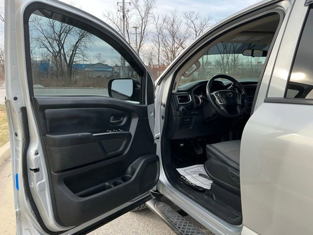 Used 2019 Nissan Titan S w/ S Utility Package image 18