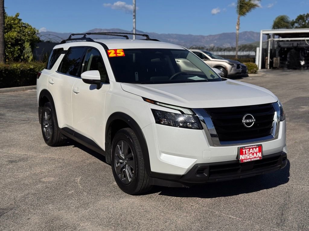 New 2025 Nissan Pathfinder SV image 3