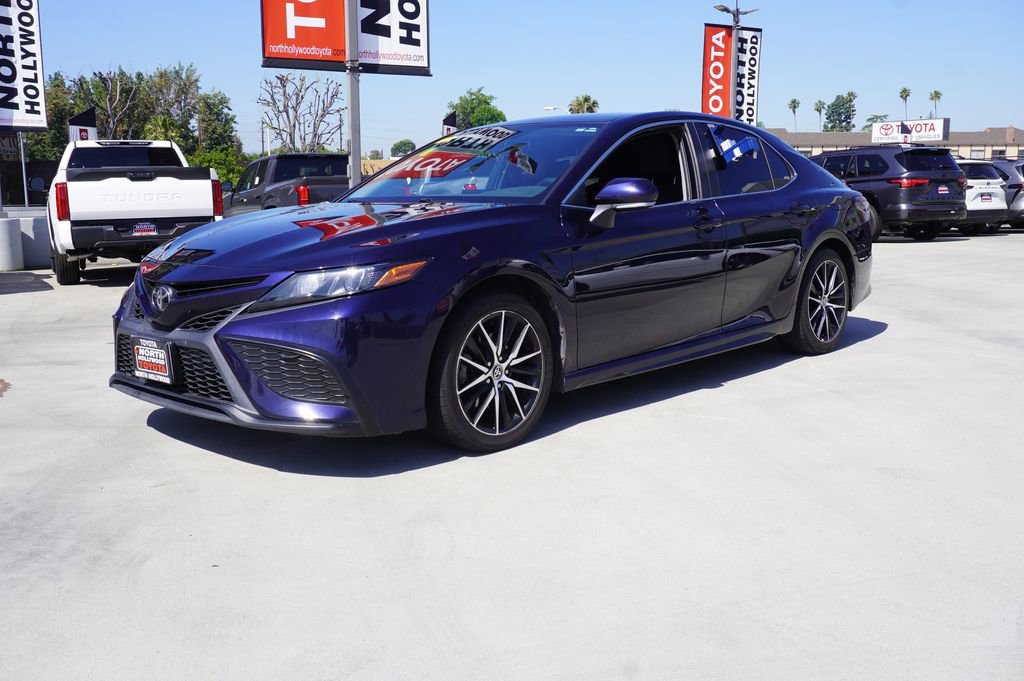 Used 2022 Toyota Camry SE w/ Convenience Package image 5