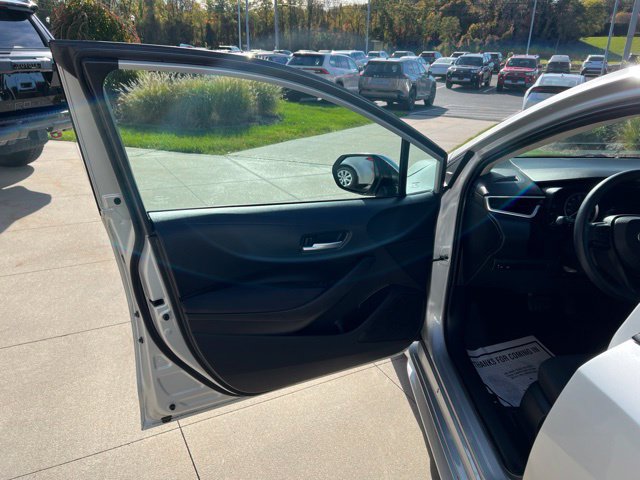 Used 2021 Toyota Corolla LE w/ Carpet Mat Package (TMS) FWD image 24