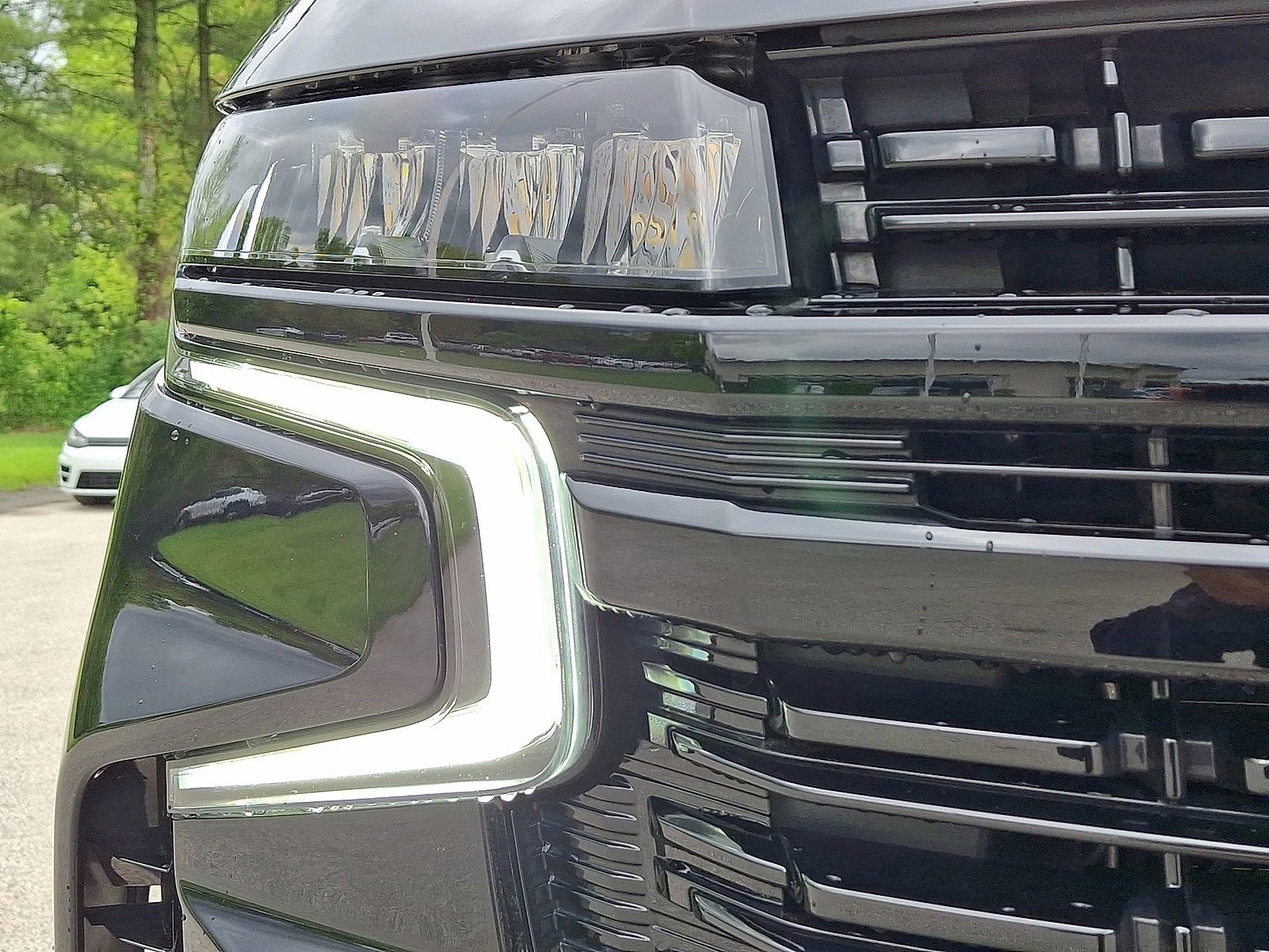Certified 2023 Chevrolet Suburban RST w/ Sport Performance Package AWD/4WD image 28