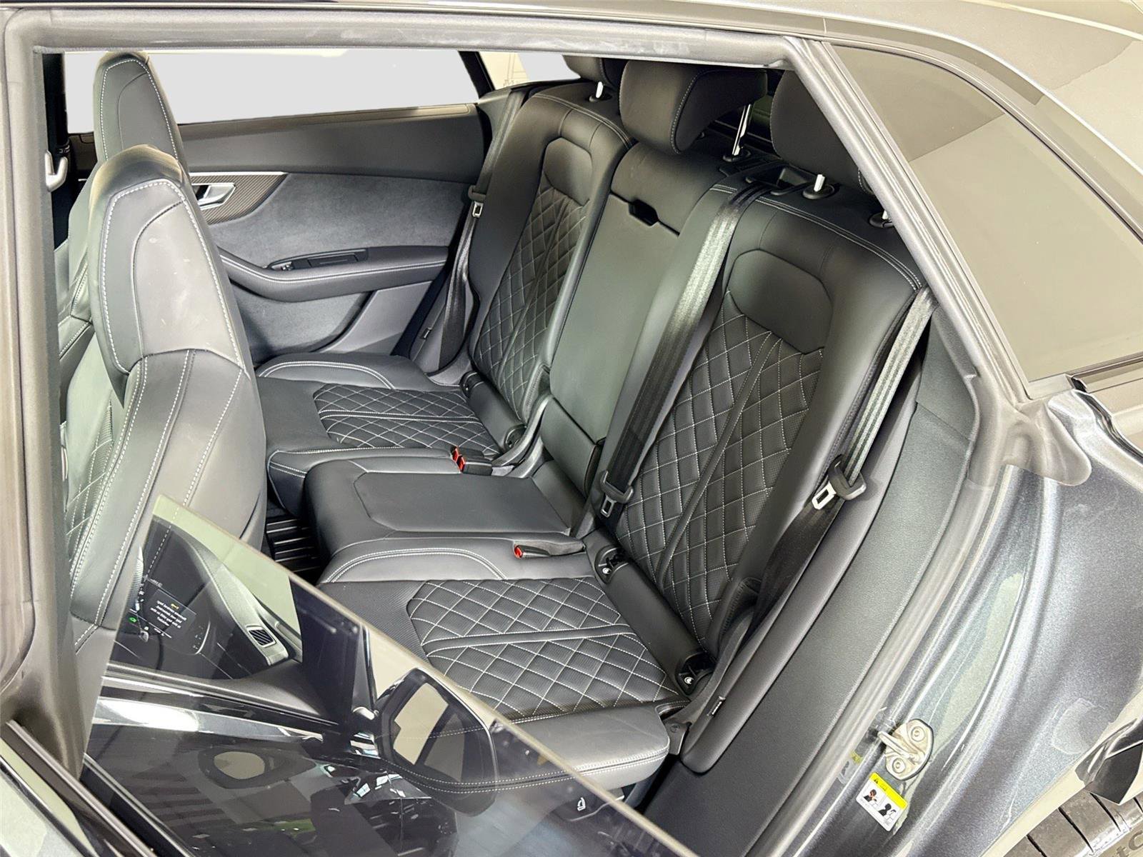 Used 2024 Audi SQ8 Premium Plus w/ 23" Wheel Package image 25