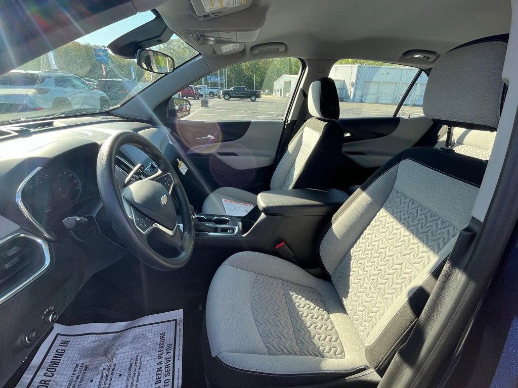 Used 2023 Chevrolet Equinox LS w/ Driver Confidence II Package AWD/4WD image 9