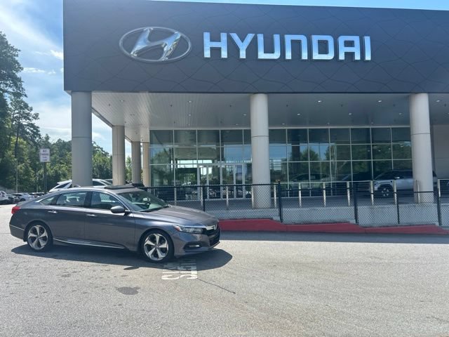Used 2018 Honda Accord Touring image 1