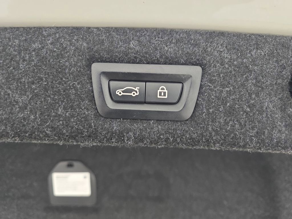 Used 2021 BMW M5 image 16