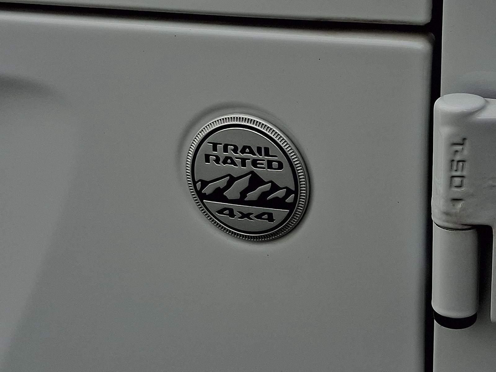 Certified 2018 Jeep Wrangler Unlimited Sahara image 31