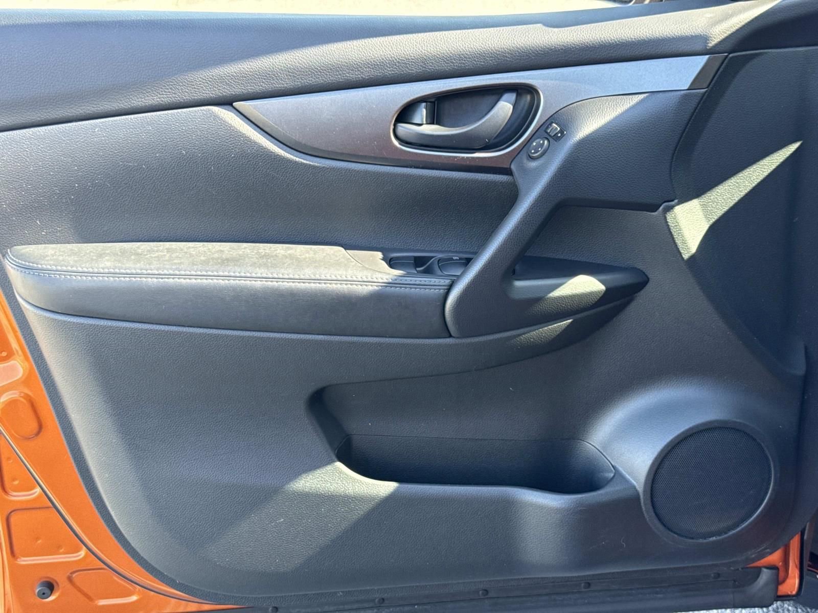 Used 2022 Nissan Rogue Sport S image 23