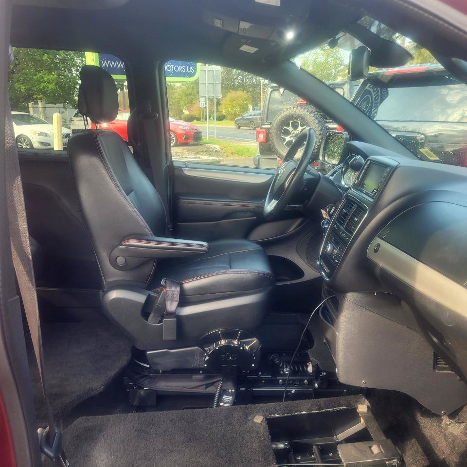Used 2019 Dodge Grand Caravan GT FWD image 19