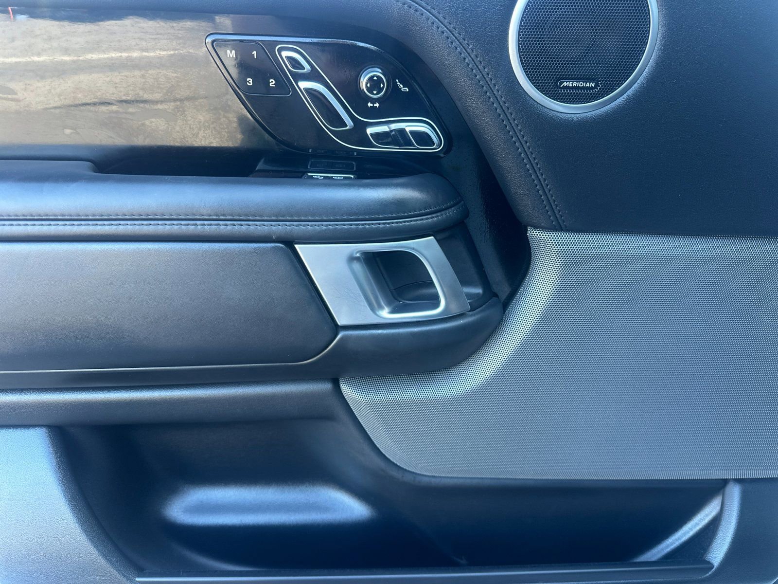 Used 2020 Land Rover Range Rover HSE image 10