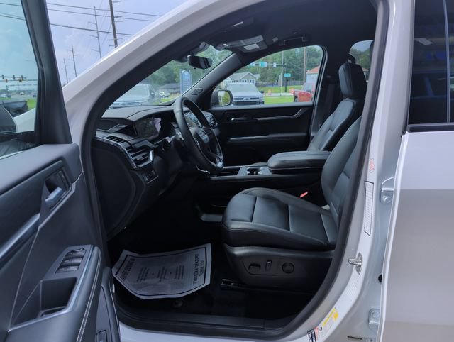 Used 2026 GMC Acadia Elevation w/ Elevation Premium Package FWD image 11
