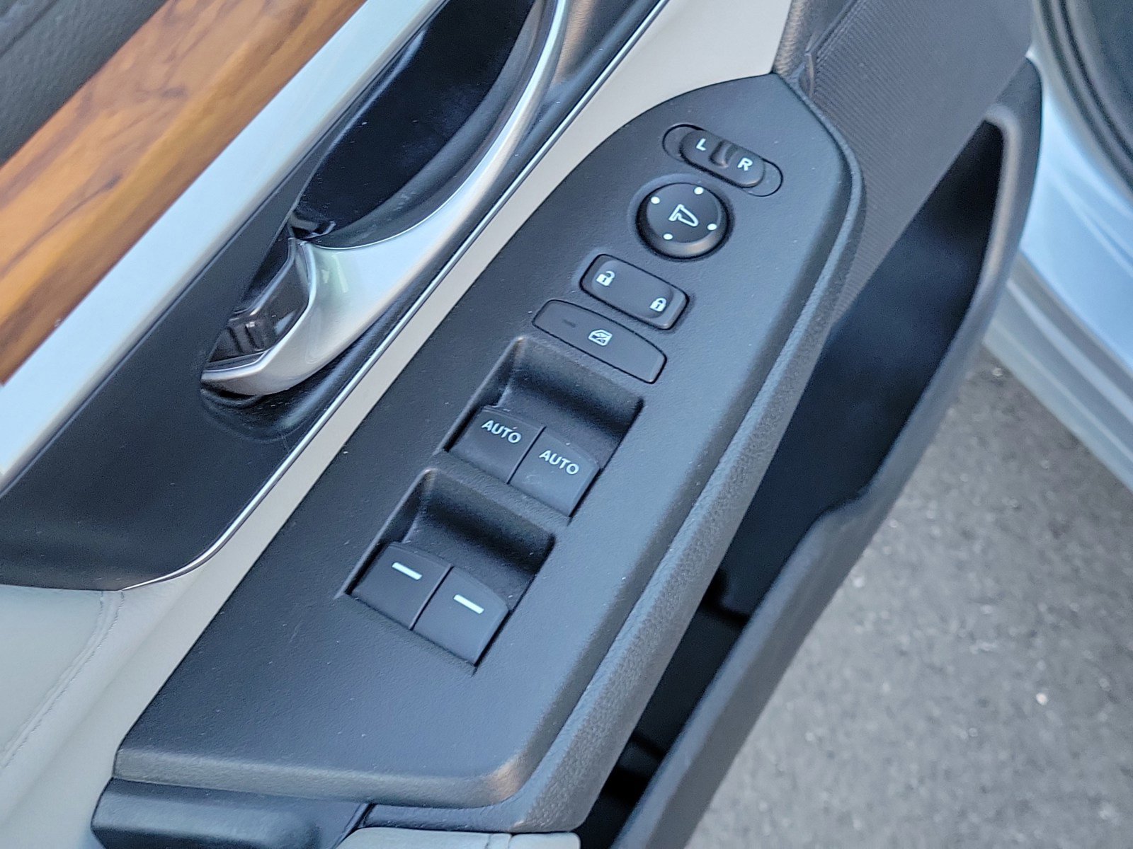 Used 2021 Honda CR-V EX-L image 14