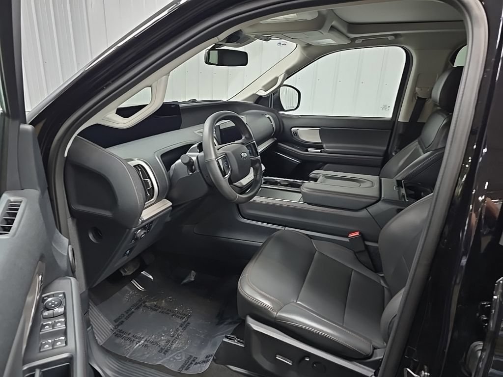 Certified 2025 Ford Expedition Active AWD/4WD image 33