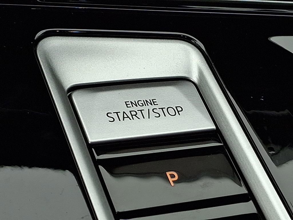 Certified 2025 Volkswagen Atlas SEL Premium R-Line AWD/4WD image 25