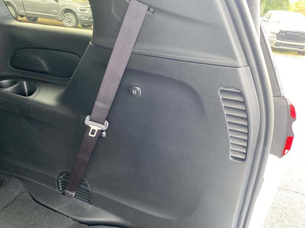 New 2026 Chrysler Pacifica Select w/ S Appearance Package image 12