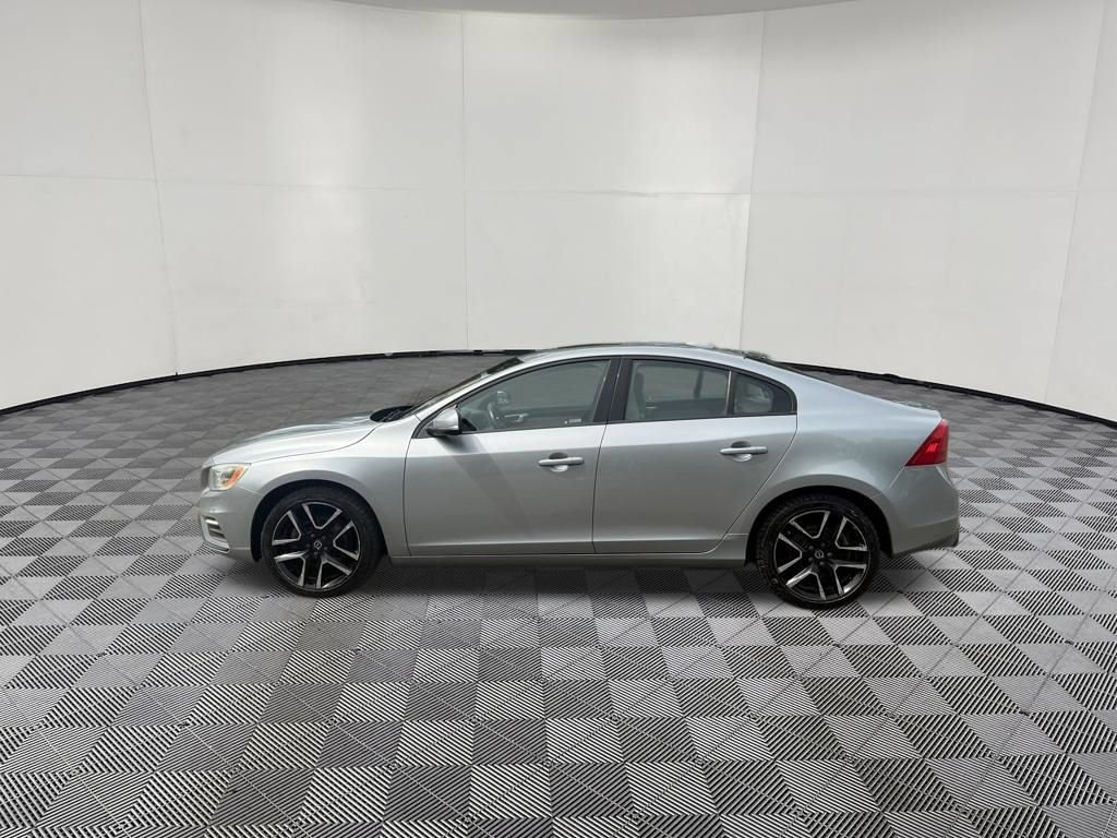 Used 2017 Volvo S60 T5 Dynamic FWD image 8