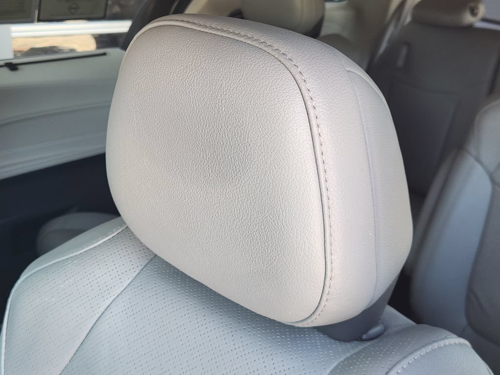 Used 2022 Toyota Sienna Limited AWD/4WD image 23