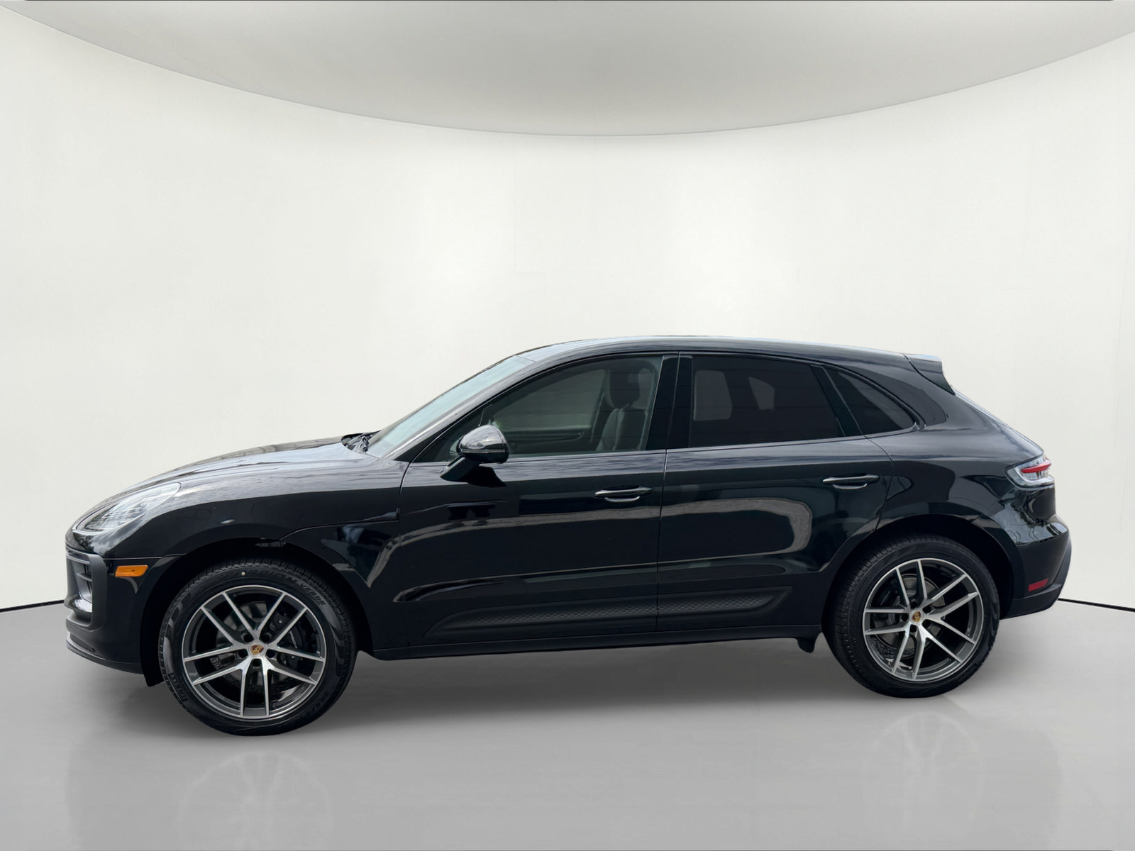 New 2026 Porsche Macan AWD/4WD image 2