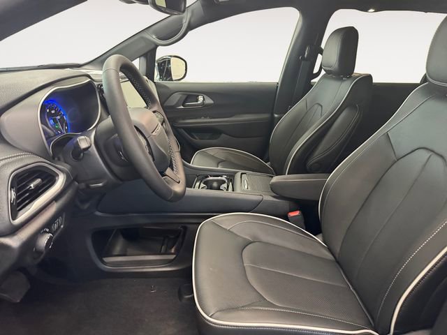 New 2027 Chrysler Pacifica Limited FWD image 7