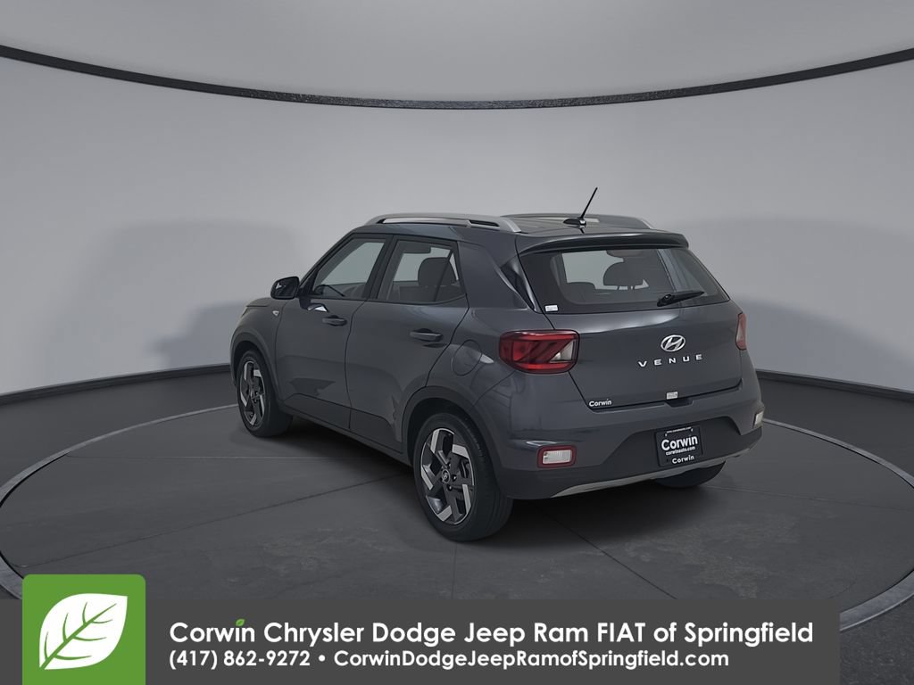 Used 2025 Hyundai Venue SEL FWD image 11