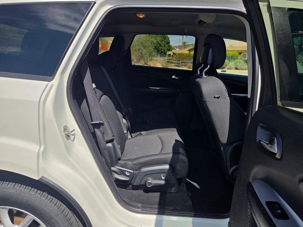 Used 2015 Dodge Journey SXT w/ Flexible Seating Group FWD image 20
