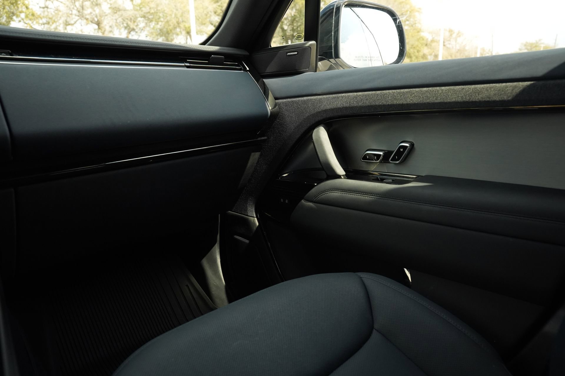 Used 2024 Land Rover Range Rover Sport SE image 8